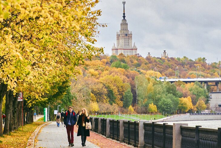 10 красивых набережных Москвы, где гулять осенью – The City