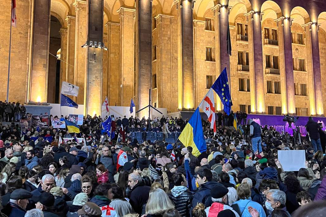 Декларация протеста: чем закончился первый день митингов в Грузии | Статьи | Известия