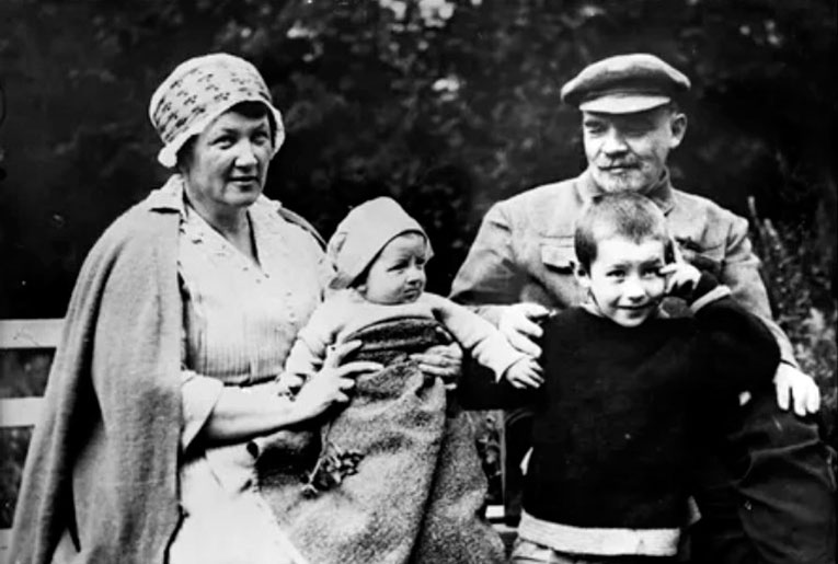 Потомки Ленина: как сложилась судьба родственников вождя мирового пролетариата