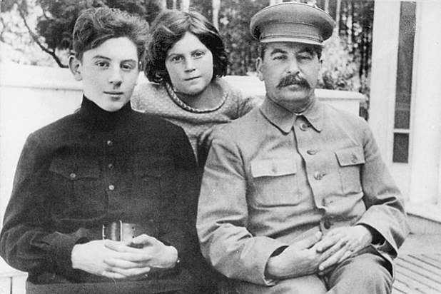 Василий Джугашвили: что не так с могилой сына Сталина - Русская семерка