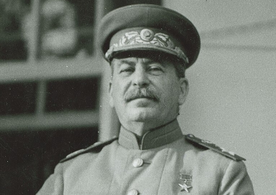 Что значит сейчас лозунг «За Родину! За Сталина!» - NEWS.ru — 01.09.23