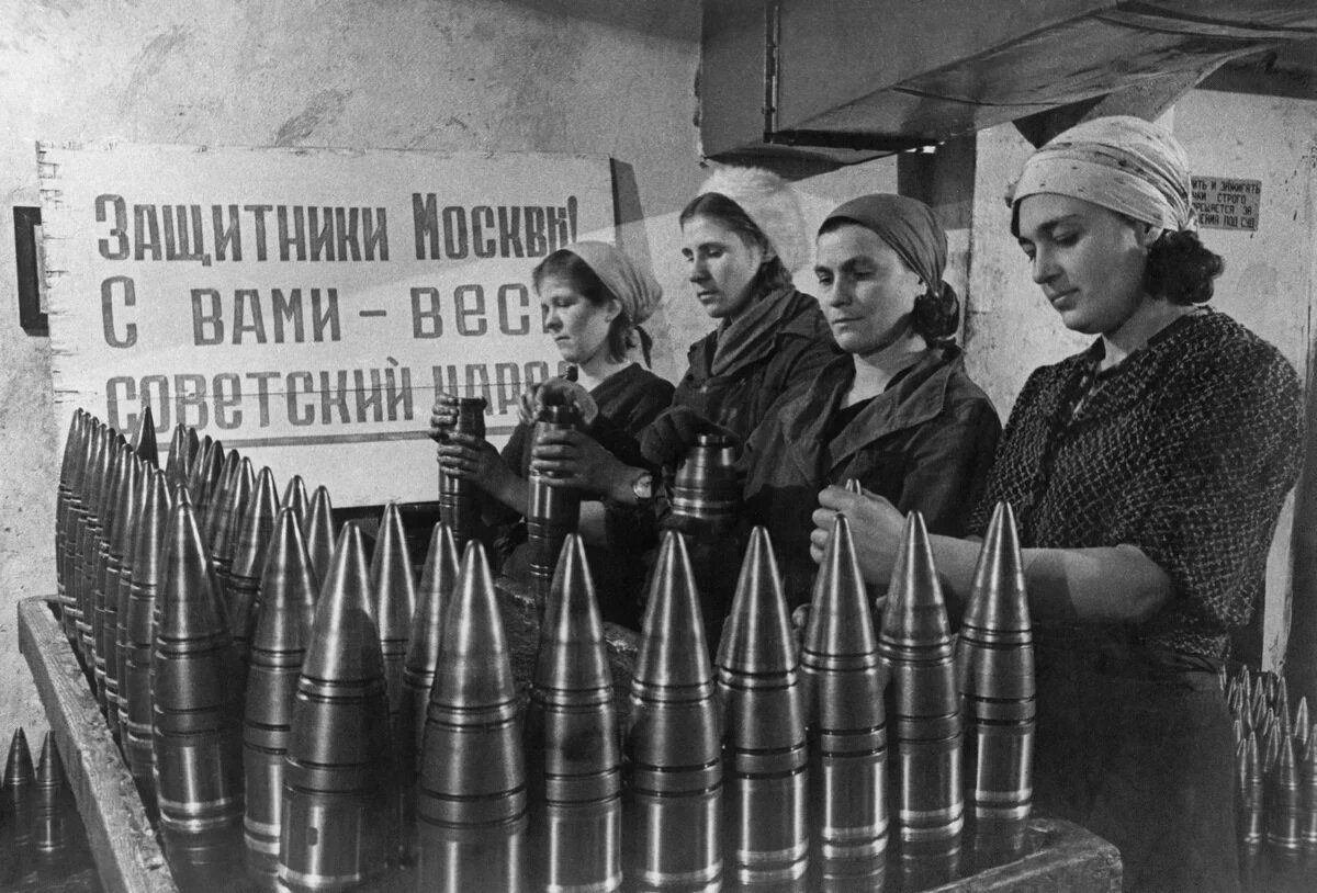 Рабочая краса или как выглядели рабочие девушки в СССР. Часть 6 | ZAVODFOTO.RU | Дзен