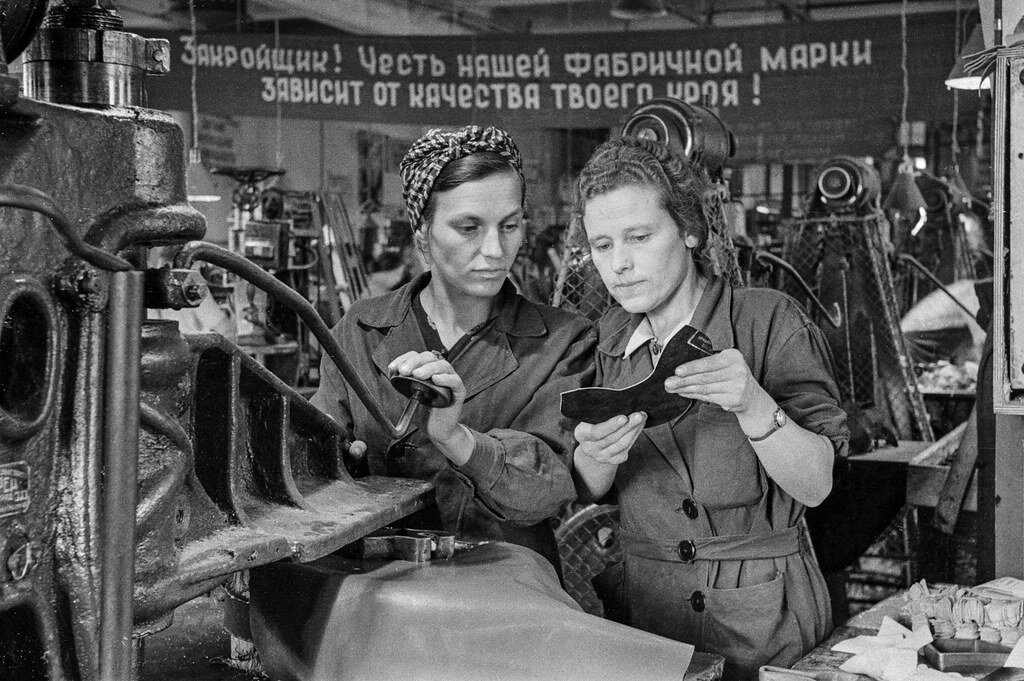 Рабочая краса или как выглядели рабочие девушки в СССР. Часть 2 | ZAVODFOTO.RU | Дзен