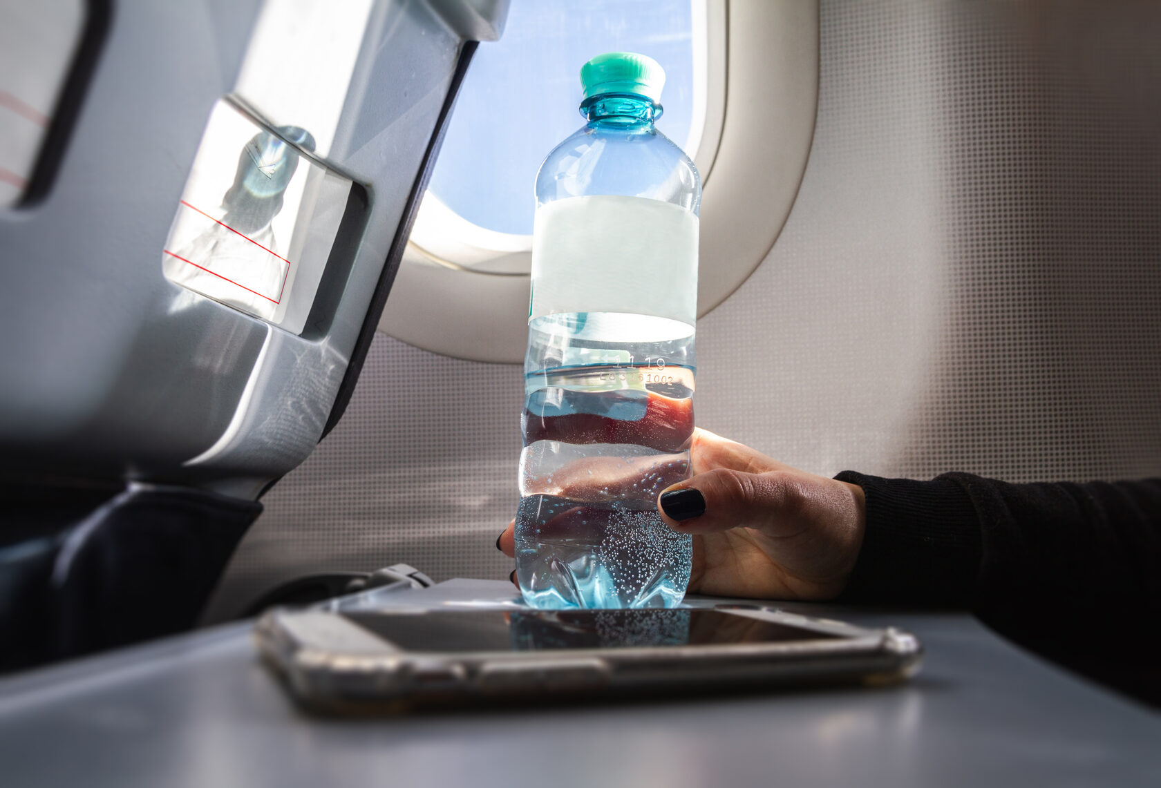 Закладывает уши в самолете — что делать | Блог Utair