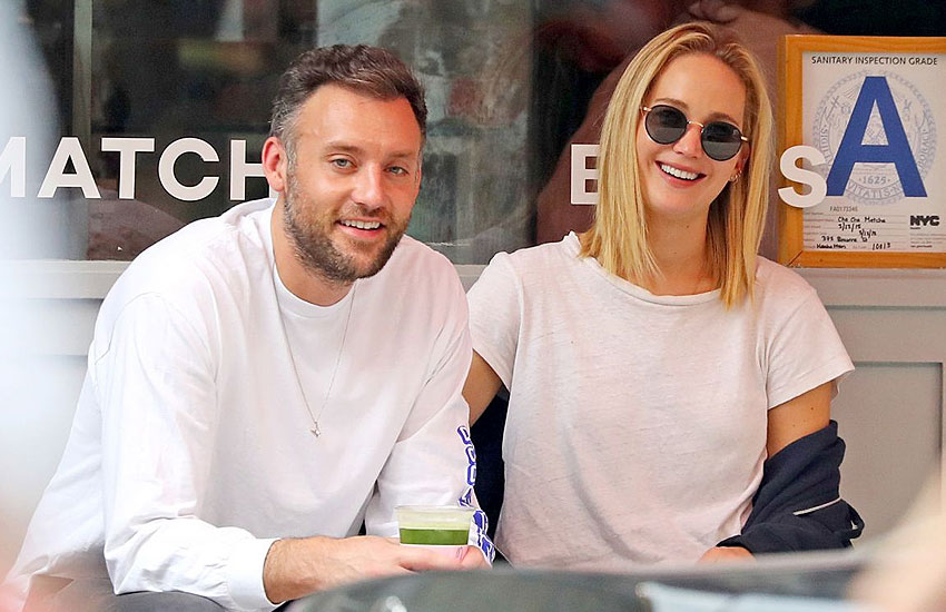 Кинозвезда Дженнифер Лоуренс впервые станет мамой, посмотрите первые фото беременной актрисы