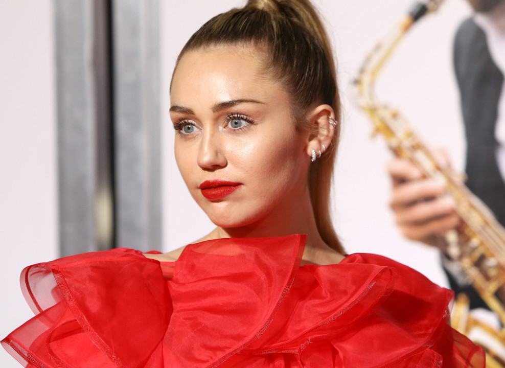 Майли Сайрус рассказала, как изменилось ее отношение к родителям по мере взросления