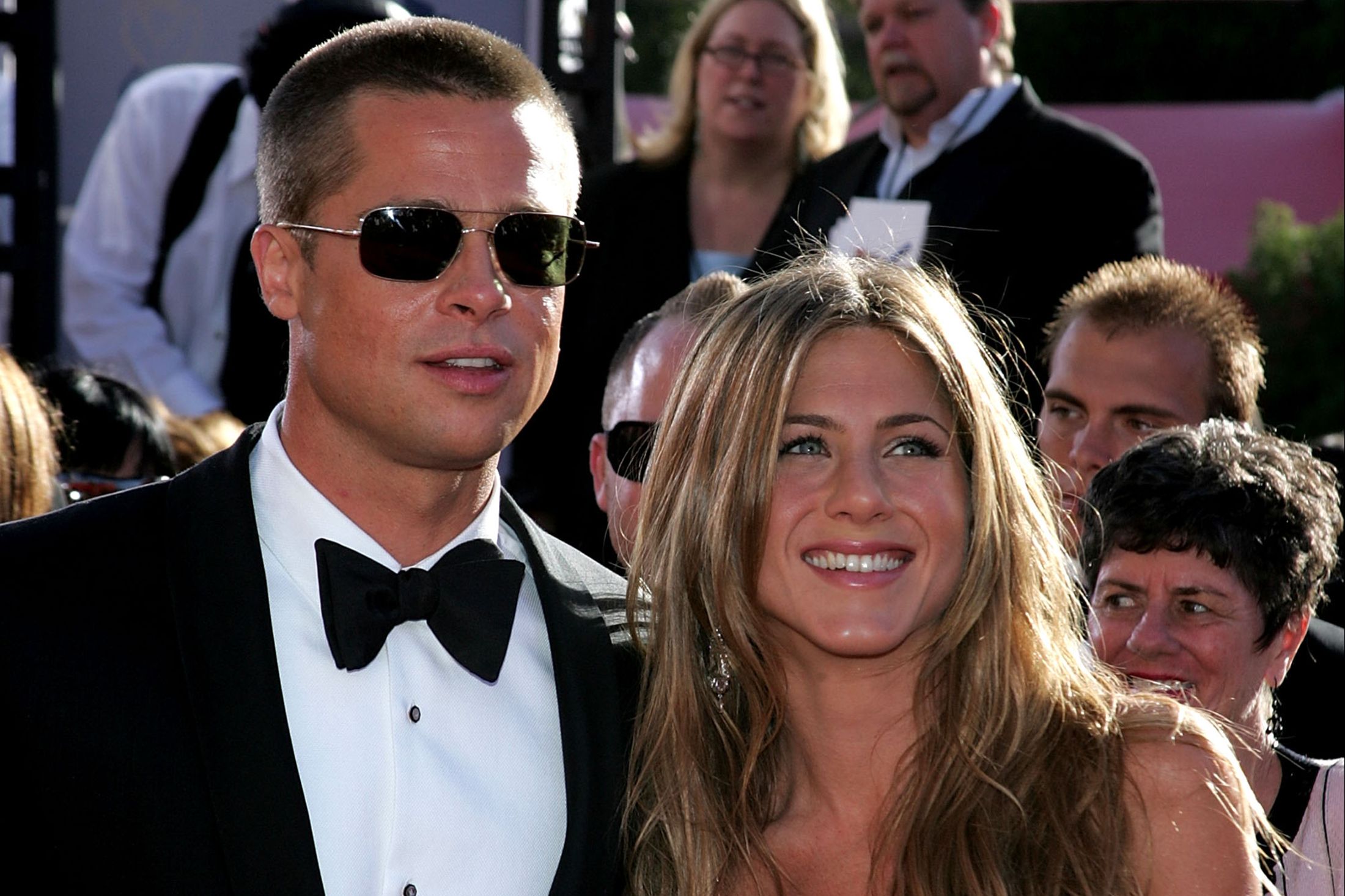 СМИ: Брэд Питт и Дженнифер Энистон планируют усыновить ребенка - Российская газета