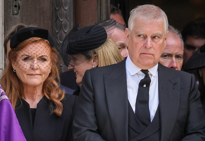 Принц Эндрю и Сара Фергюсон окончательно отказались от всех королевских титулов | OK-magazine.ru