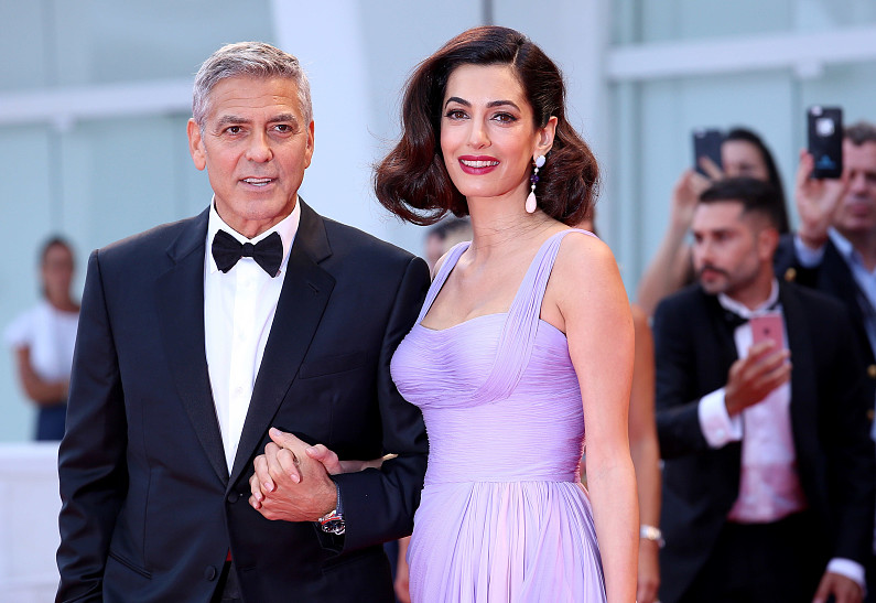 Джордж и Амаль Клуни вышли в свет впервые после рождения близнецов | OK-magazine.ru
