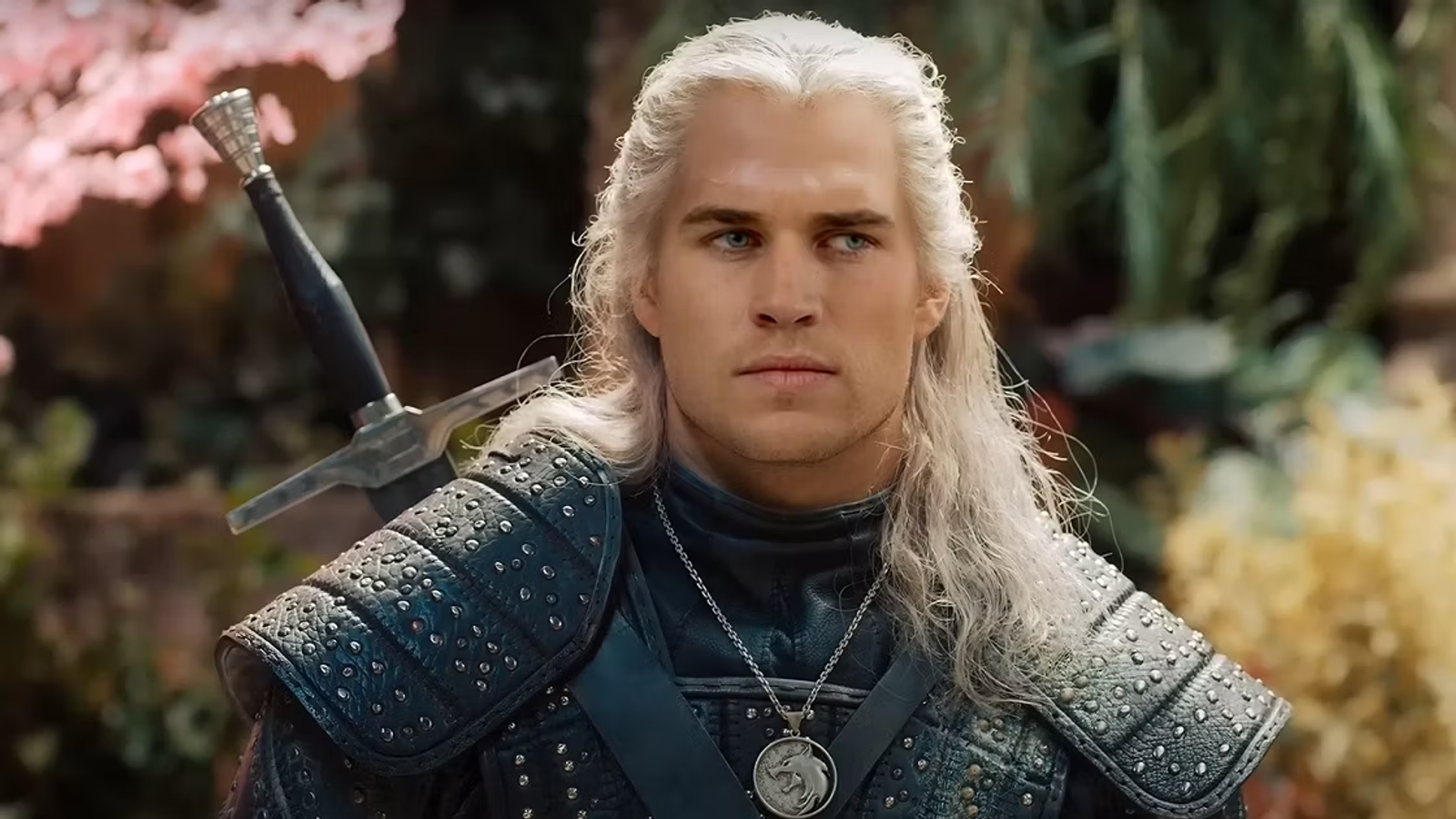 Лиам Хемсворт впервые высказался о «Ведьмаке» и раскрыл график съемок пятого сезона