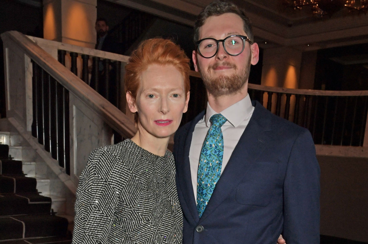 Тильда Суинтон назвала себя квир-идентичной - MainStyles.ru