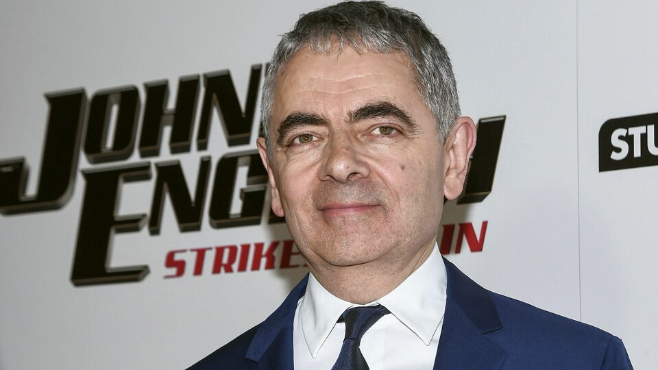 Роуэн Эткинсон сравнил «культуру отмены» со средневековой толпой, которая «ищет, кого бы сжечь» — Новости на Кинопоиске