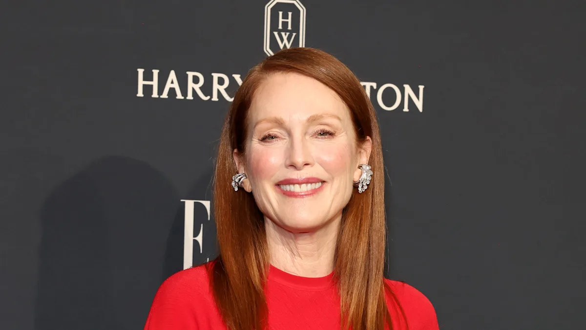 Джулианна Мур