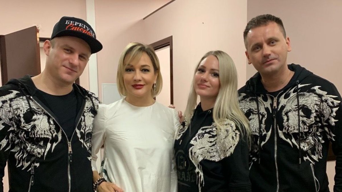 Татьяна Буланова и ее танцевальный коллектив